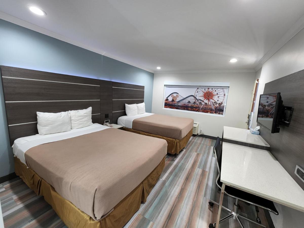 Travelodge Inn & Suites By Wyndham Фулъртън Екстериор снимка