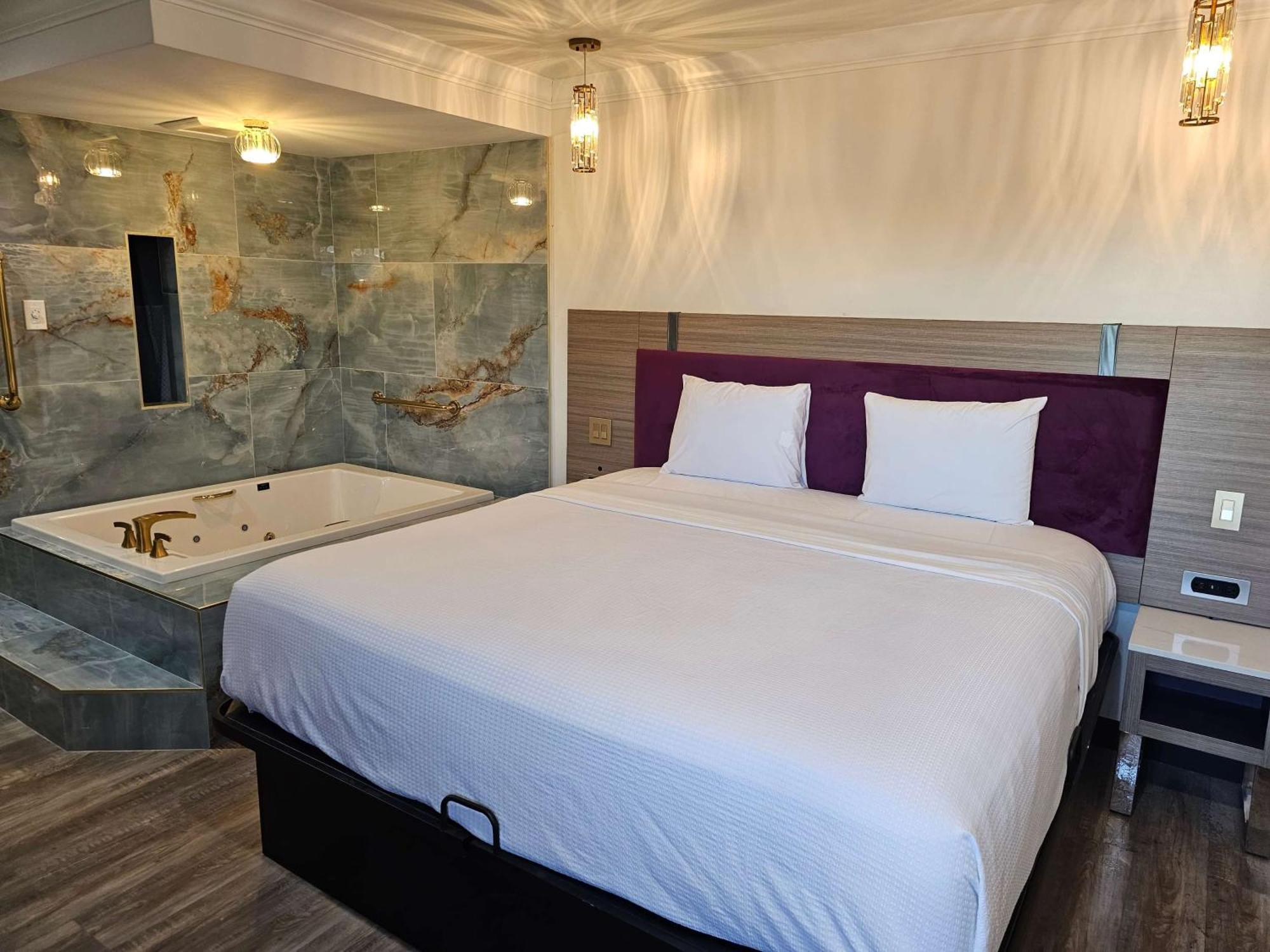 Travelodge Inn & Suites By Wyndham Фулъртън Екстериор снимка